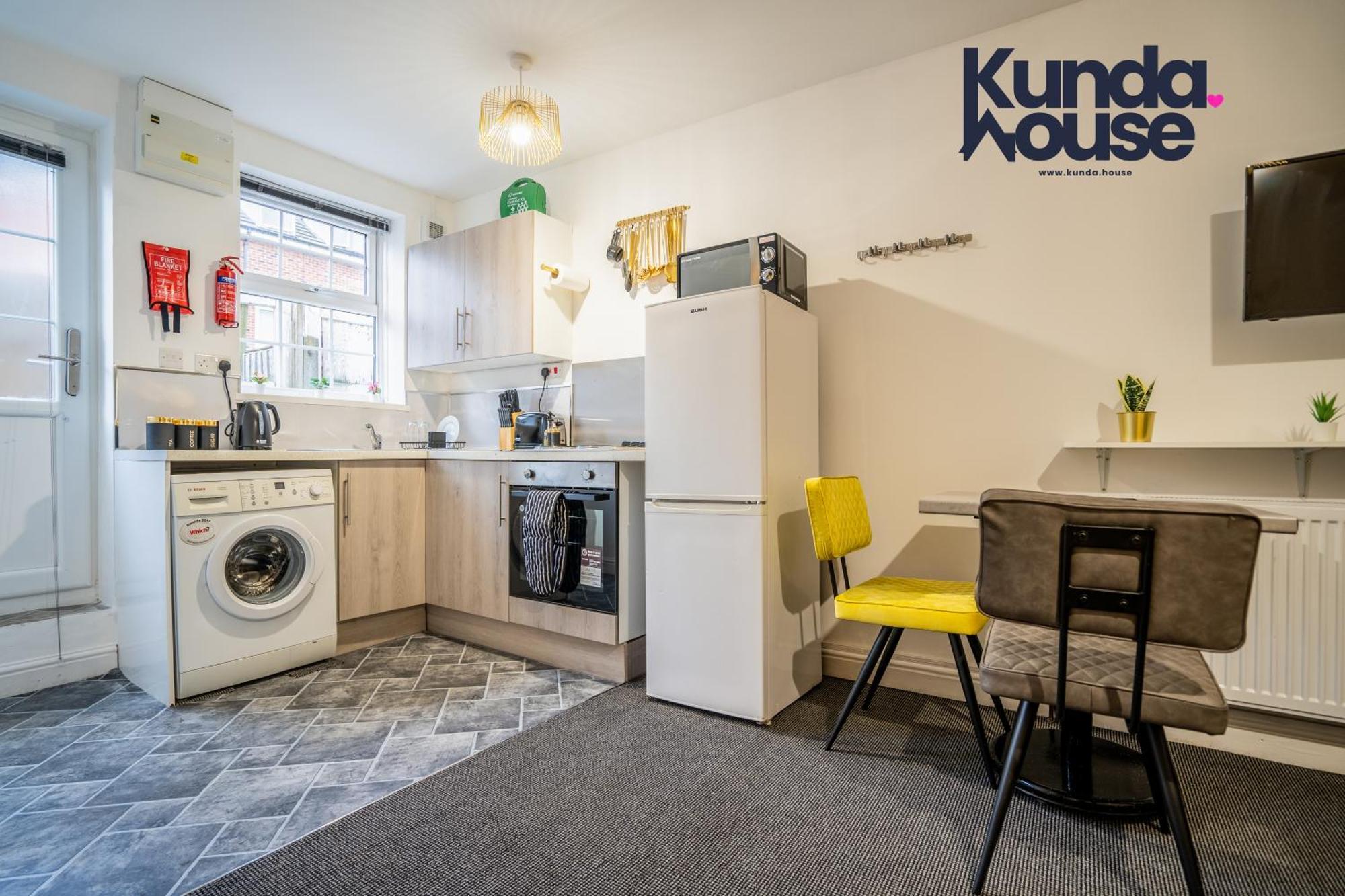 Kunda House In Tyseley Apartment Birmingham Exterior photo